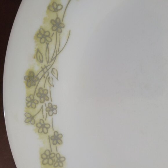 Vintage Corelle Spring Blossom Green saucer Plates Set Of 3 - Picture 3 of 5